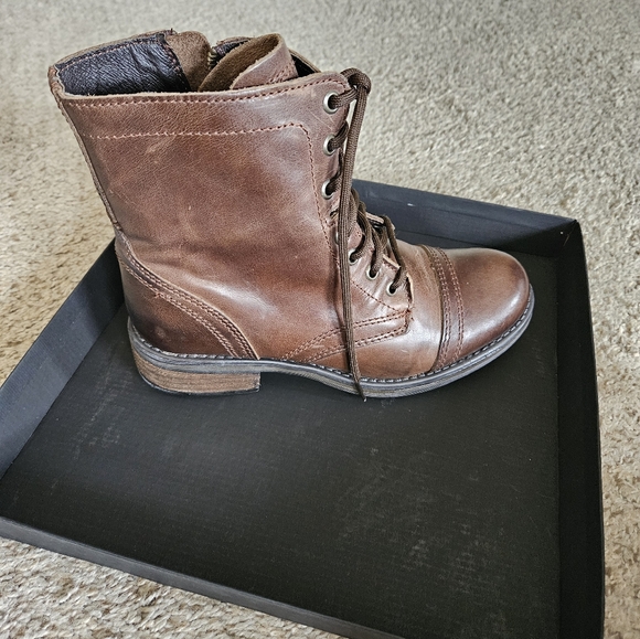 Brown rustic boot - Picture 3 of 7